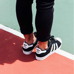 <span style="color: #07aefc"></span>素材